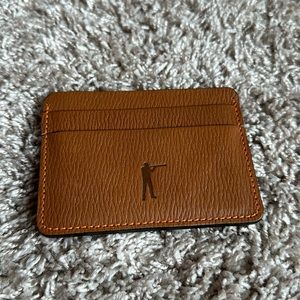 THE PERFECT WALLET IN SIGNATURE LEATHER